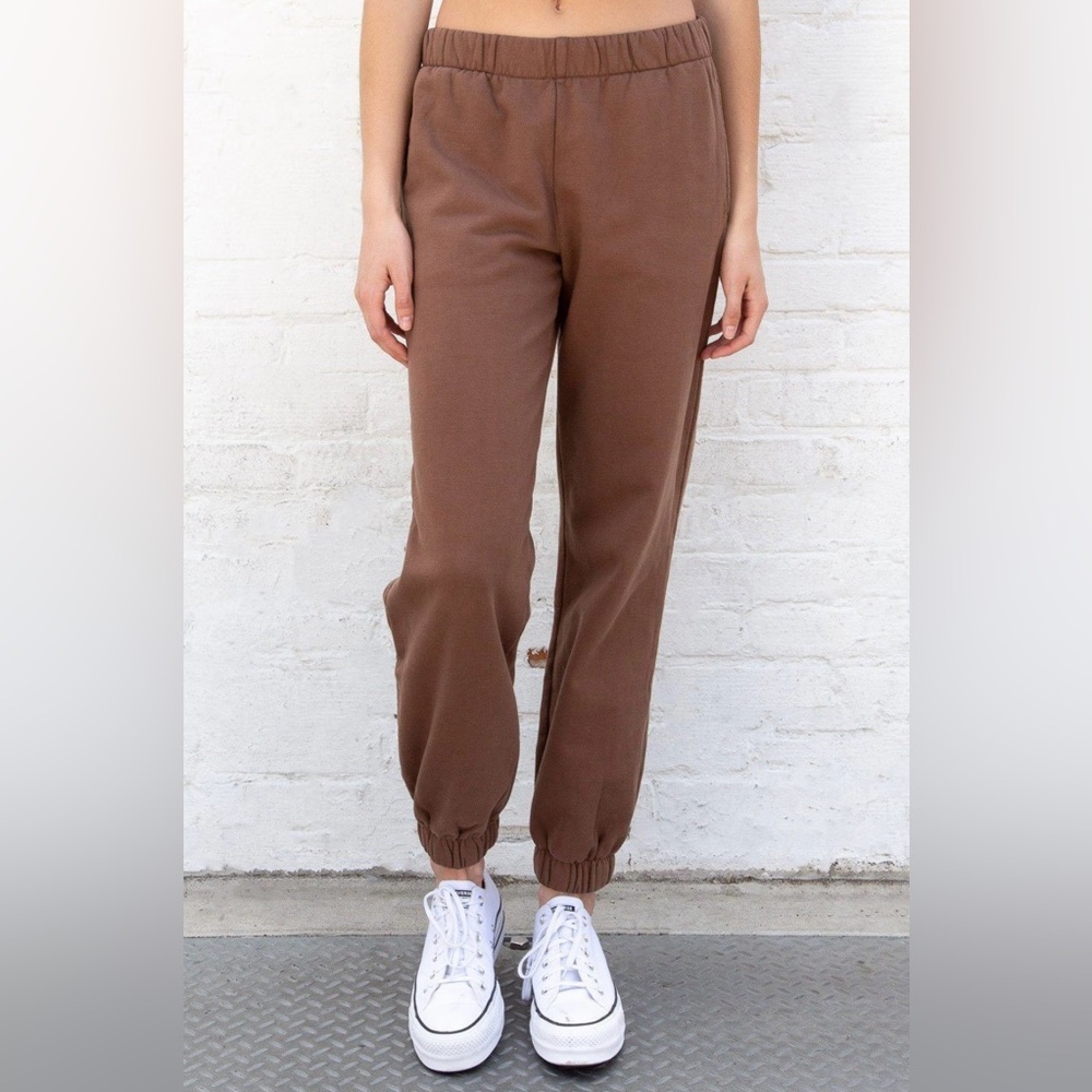 Brandy Melville Rosa Sweatpants Brown